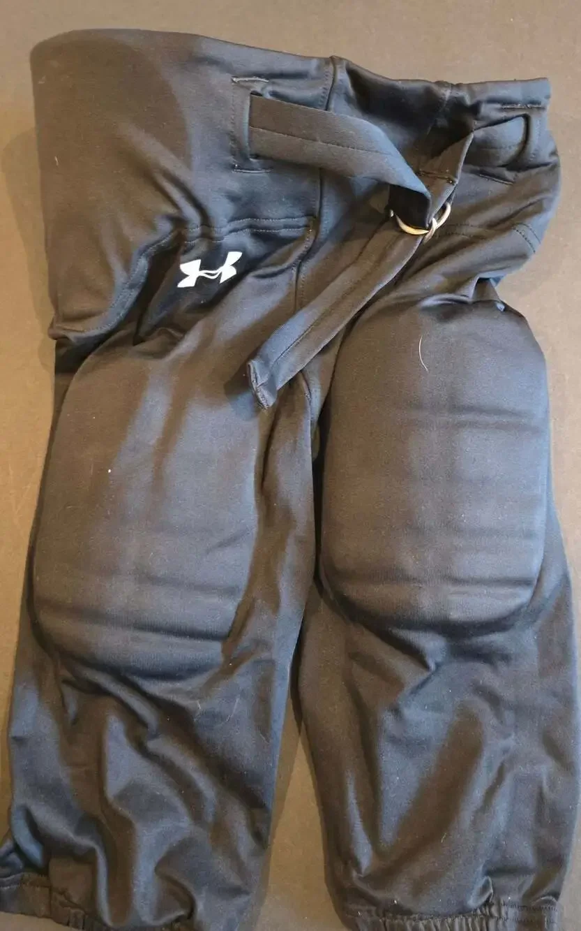 Under Armour Youth Black Integrated Padded Football Pants Size YMD
